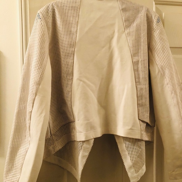 White jacket - Picture 3 of 5
